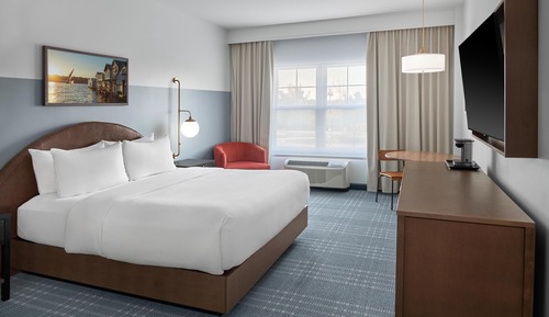 Room, 1 King Bed, Partial Lake View