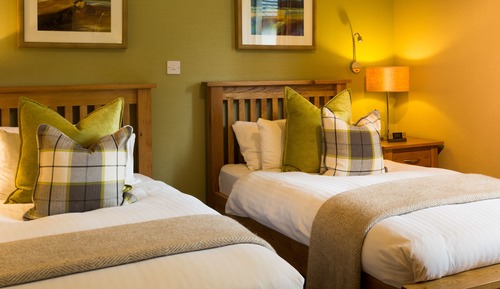 THREE BED, TWO BATH LODGE