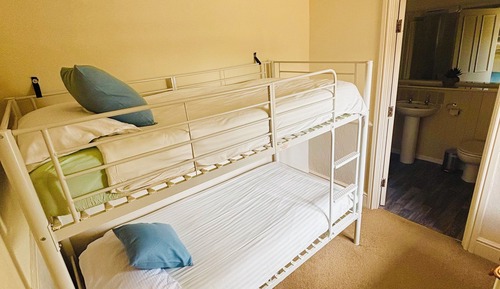 Family Suite, Ensuite