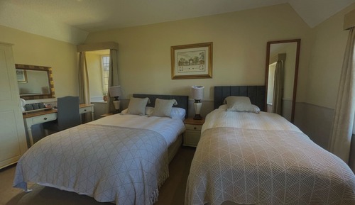 Superior Triple Room, Ensuite (1)