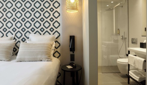 Comfort Room, 1 Queen Bed