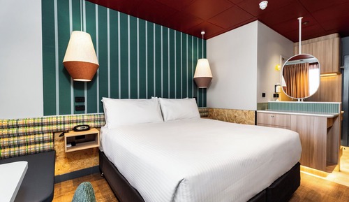 Pub Room - Noise Affected