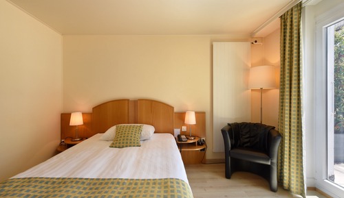 Serenity Lake View Room