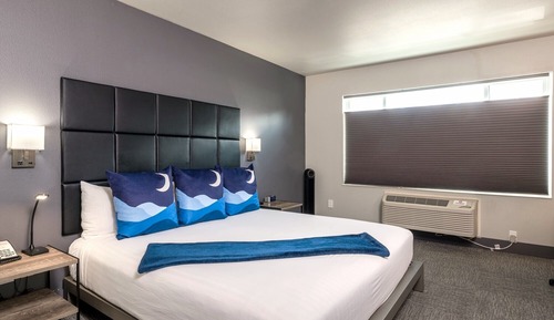 Deluxe Studio Suite, 1 King Bed with Sofa bed