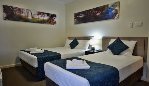 Standard Room, 1 Queen Bed