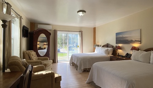 Standard Room, 2 Double Beds, Pool Access