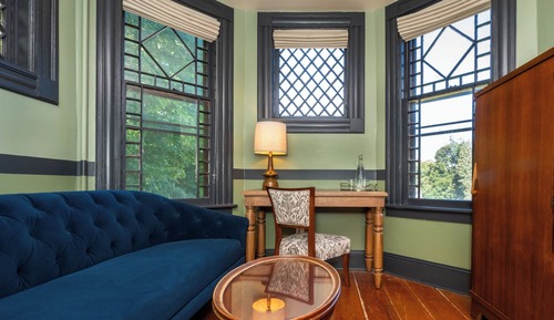 Deluxe Room, 1 King bed (Constance Inn)