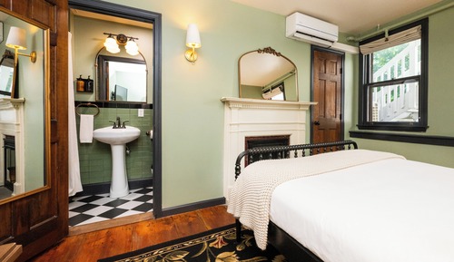 Room, 1 Queen Bed (Constance Cozy Queen)