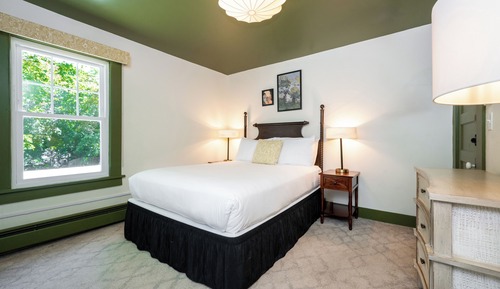 Deluxe Room, 1 King Bed (Whitlock Inn)