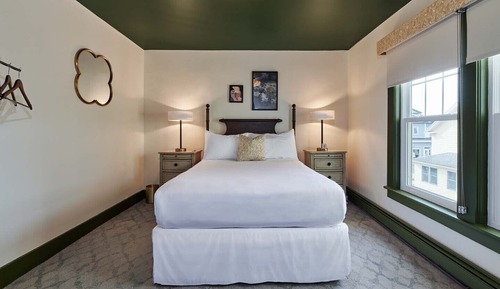 Standard Room, 1 Queen Bed (Whitlock Inn)