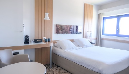 Superior Double Room, Pool Access