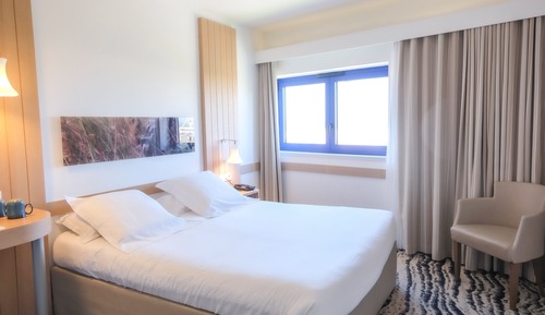 Classic Double Room, Pool Access, City View