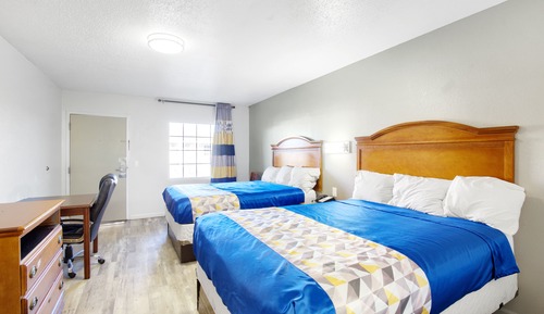 Room, 2 Queen Beds, Non Smoking