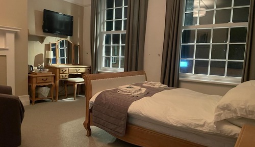 Standard Double Room, Ensuite, Sea View