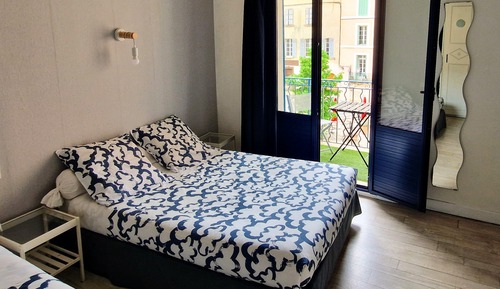 City Triple Room, Multiple Beds, Non Smoking