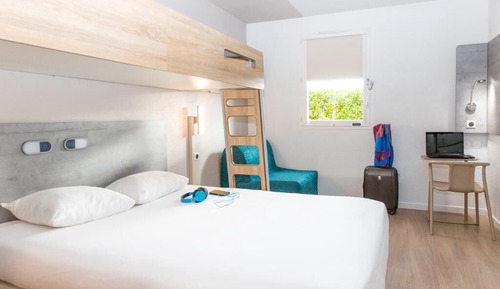 Room (4 people)