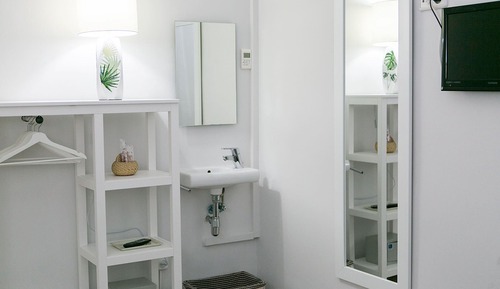 Single Room, Shared Bathroom (Interior - 1 bed)