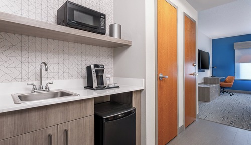Suite, Jetted Tub