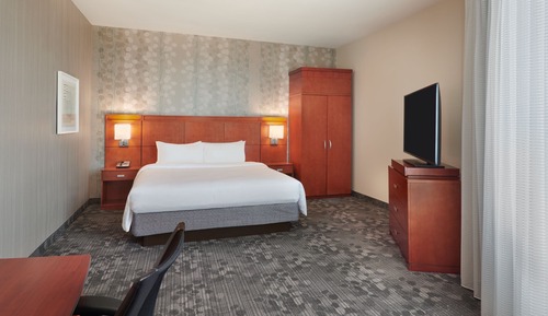Suite, 1 Bedroom, Non Smoking, City View (Corner)