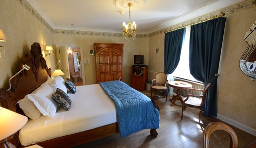 ELEGANCE Room
