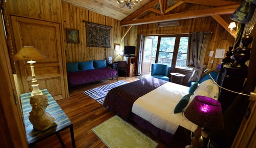 SIMPLE HUT