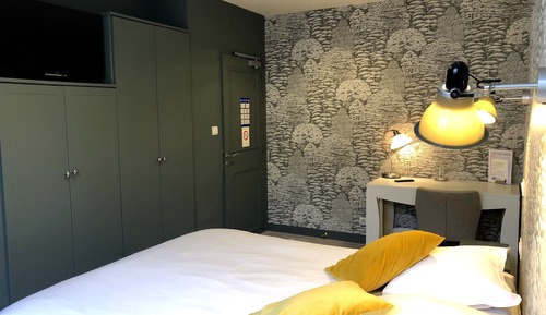 Double Room, Bathtub