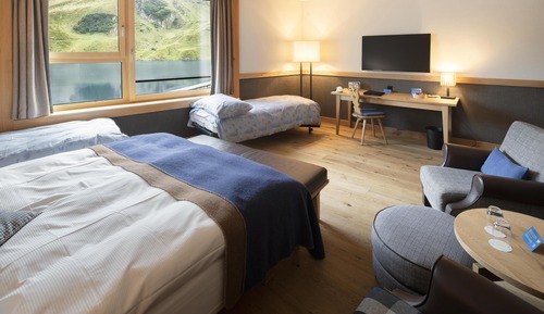 Superior Room, Lake View (Superior Lake View Room)