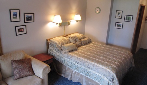 Fireplace Cabin #1, #2, 1 Queen Bed