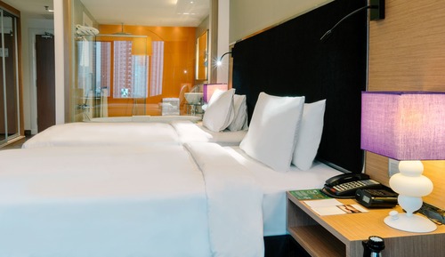 Executive Room, 1 King Bed (Classic)