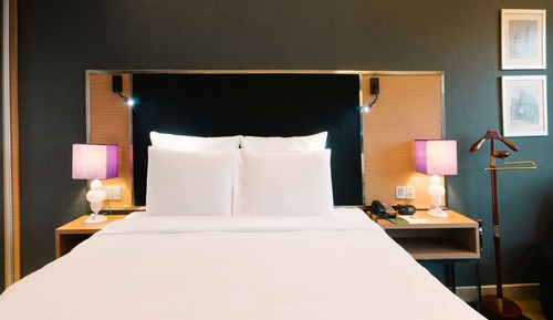 Deluxe Room, 1 King Bed (Grand)