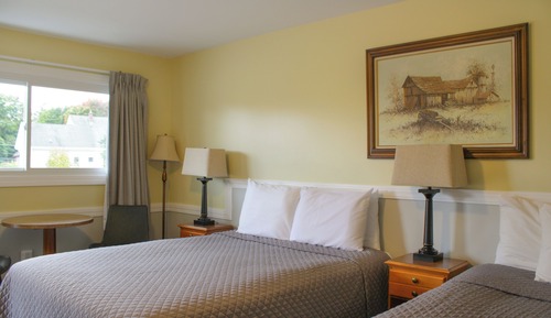 Standard Room, Multiple Beds, Non Smoking, Private Bathroom (No Dogs Allowed)