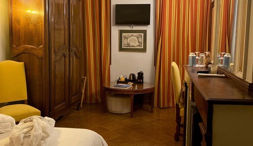 Classic Double Room, Ensuite (Maréchal)