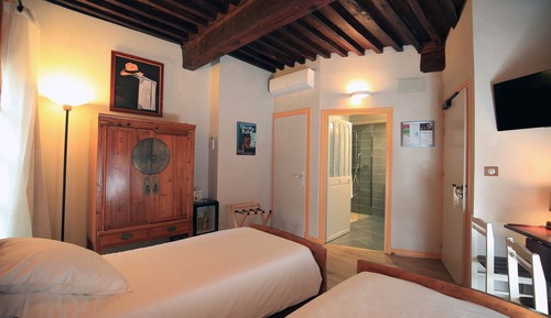 Standard Twin Room, Ensuite (Voyageur)