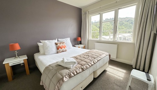 2-Bed Stonewall Studio