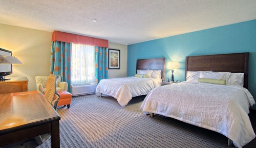 Room, 2 Queen Beds, Accessible, Bathtub
