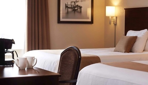 Room, 2 Queen Beds, Mobility Accessible, Non Smoking (Bathtub w/ Grab Bars)