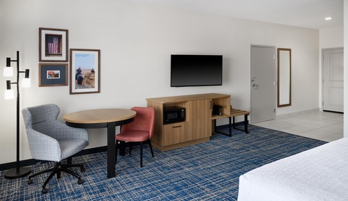 Room, 1 King Bed, Accessible, Bathtub (Mobility & Hearing)