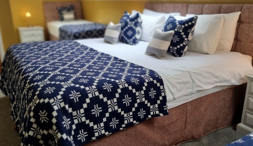 Family Room, 1 Bedroom (for 2 adults + 2 children)