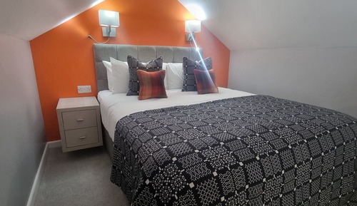 Exclusive Suite, Hill View