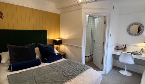 Standard Double Room, Ensuite