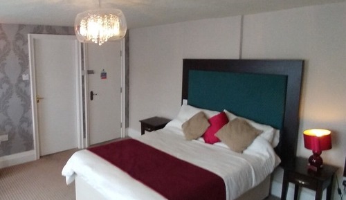 Suite, Ensuite, Garden View (River View)