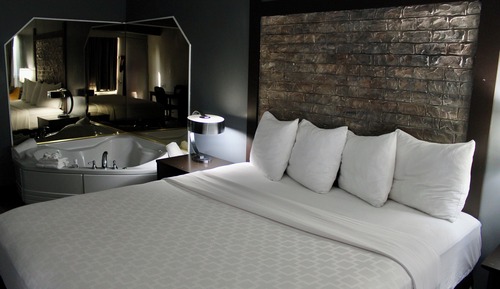 Deluxe Suite, 1 King Bed, Non Smoking