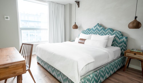 Standard Room, 1 Queen Bed