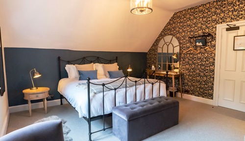 Superior Room, 1 King Bed