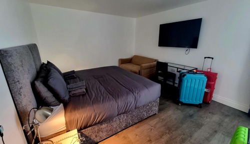 Super King/Twin with City View