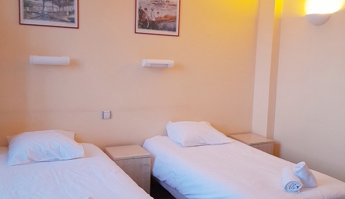 Twin Room (no TV)