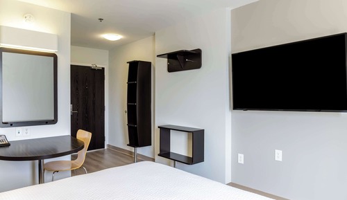 Deluxe Room, 1 Queen Bed, Non Smoking, Kitchenette