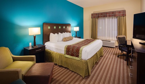 Standard Room, 1 King Bed, Non Smoking, Refrigerator & Microwave
