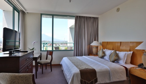 Deluxe Ocean View Room