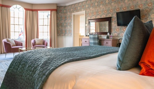 Family Room (2 adults and 3 children)